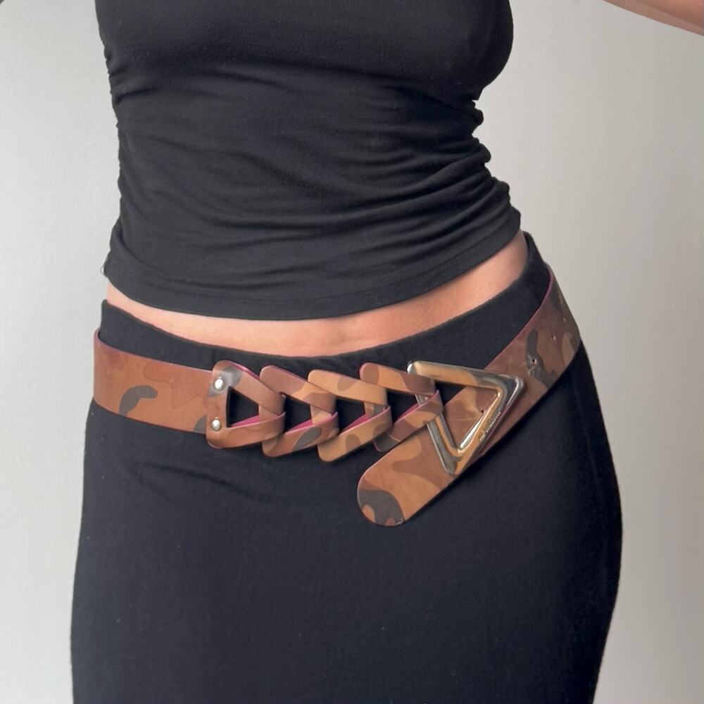Vintage 2000s MALINI MURJANI Camo Triangle Buckle Leather Belt